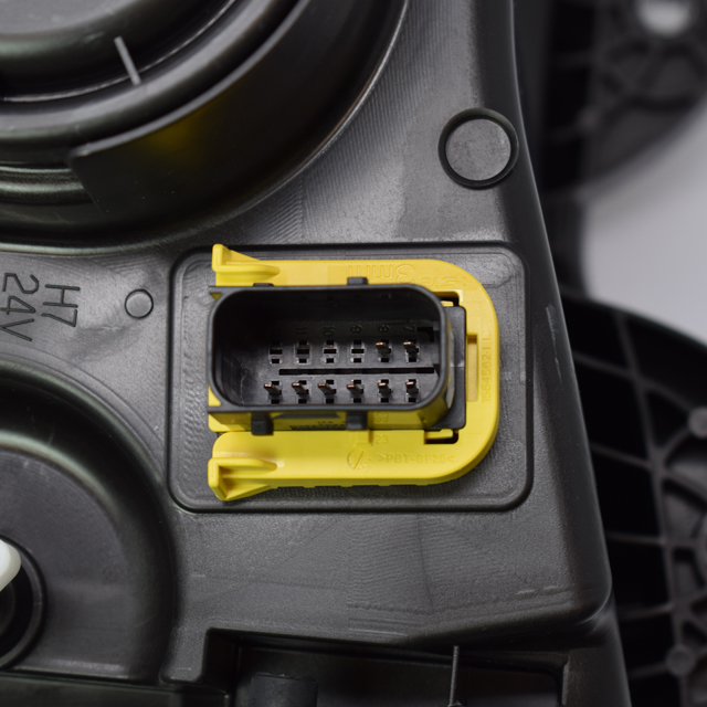 1LD010116601 RH HEADLAMP HELLA DAF CF/XF EURO 6 2012->ONWARDS