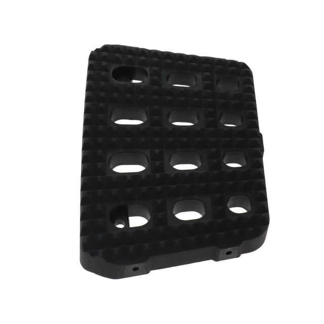 IVBY0004 STEP PLATE RH PLASTIC
