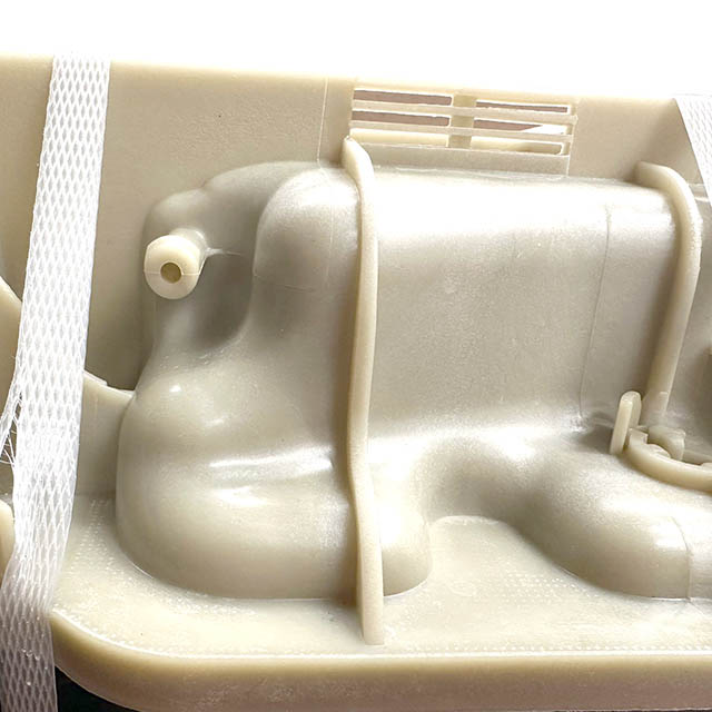 MNRD0003 RADIATOR TO SUIT MAN EURO 4 & 5 - Single Pipe On Header Tank